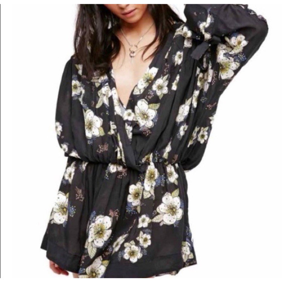 Free People Tuscan Dreams Tunic Gathered Waist Flowy Sleeves Floral Sz‎ M Floral - Picture 1 of 16